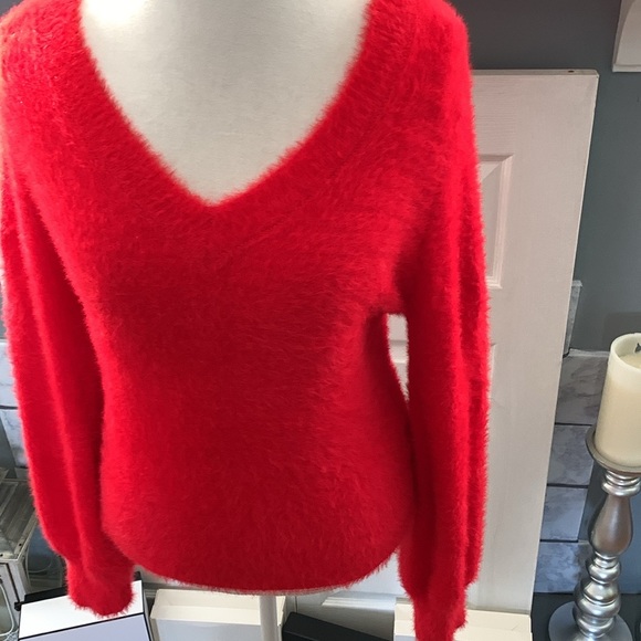 Signature Studio Sweater - Picture 7 of 10